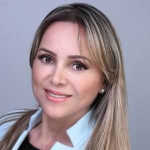 Meet your Posher, Beatriz